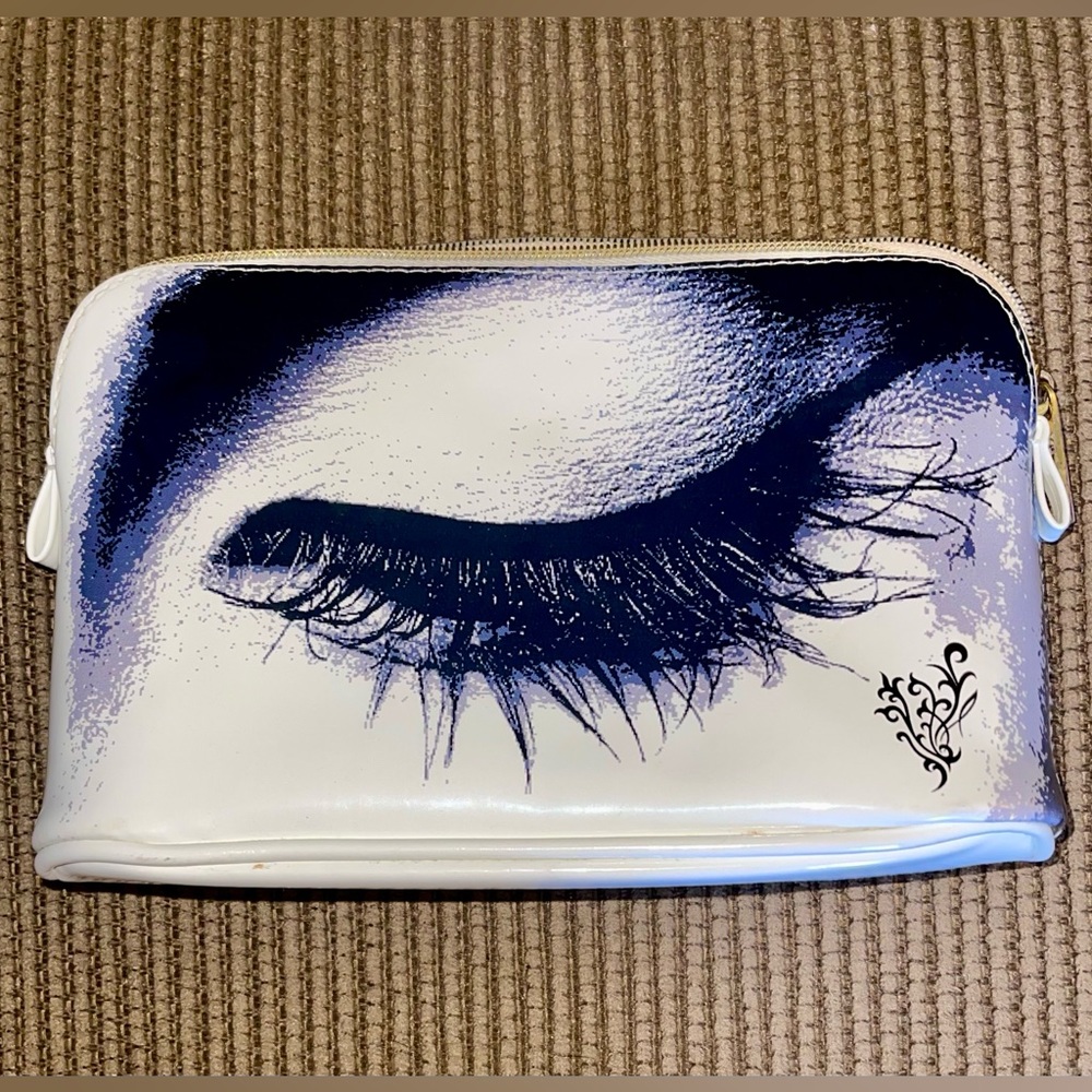Younique Cosmetics Eyelash Bag. Gently Used